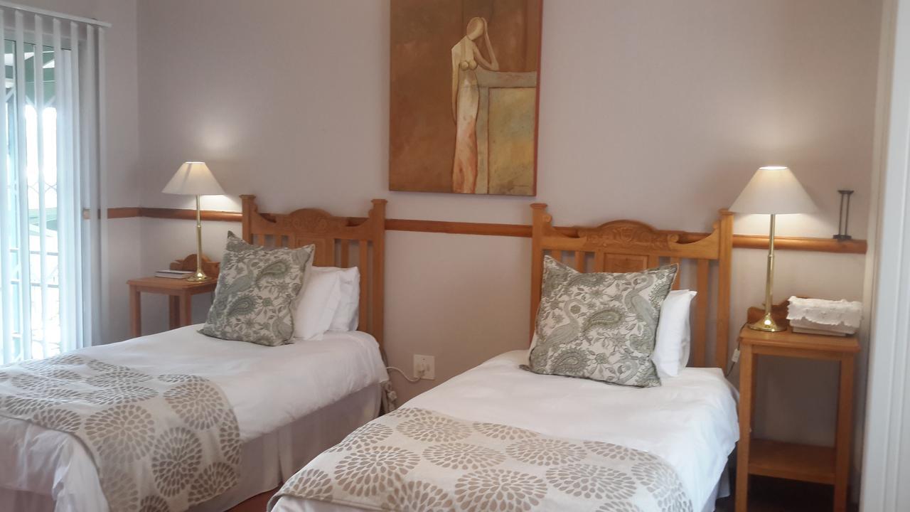 Chez Esme Guest House Roodepoort Exterior photo