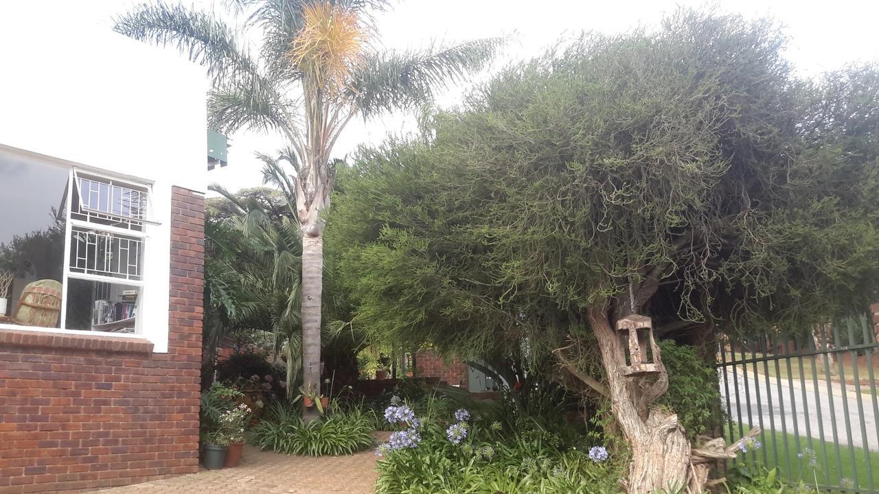 Chez Esme Guest House Roodepoort Exterior photo