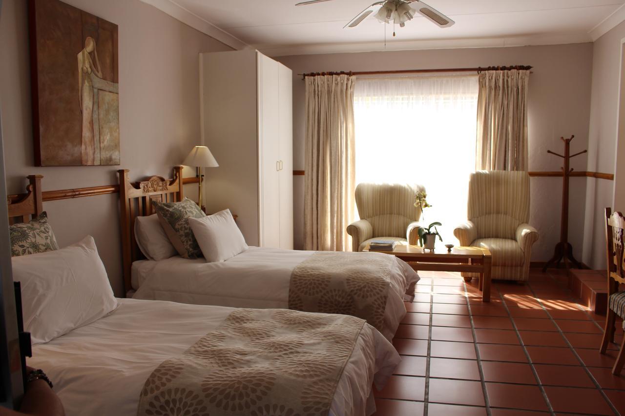 Chez Esme Guest House Roodepoort Exterior photo