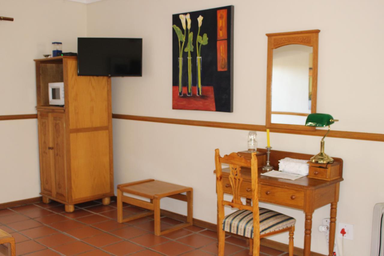 Chez Esme Guest House Roodepoort Exterior photo
